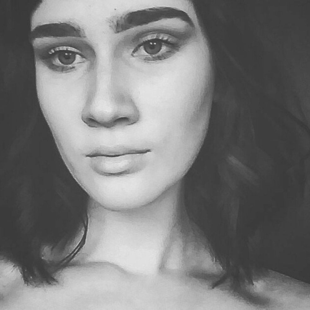 Meet your Posher, Claire